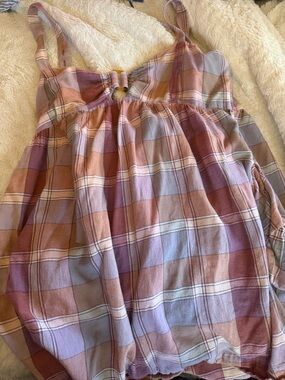 Lucky Brand Pink & Mauve Smocked dress
Pockets!